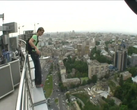 BASE jumping  skydiving from the skyscraper. 스톡 동영상 829522