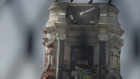 Base of Robert E Lee Statue Panning Up Stockbeeldmateriaal 160373803