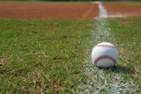 Baseball on the chalk line Stock-Fotos