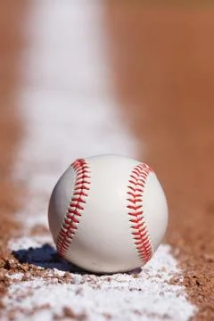 Baseball on the chalk line Stock-Fotos