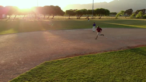 Baseball player running during a match 動画素材 133589274