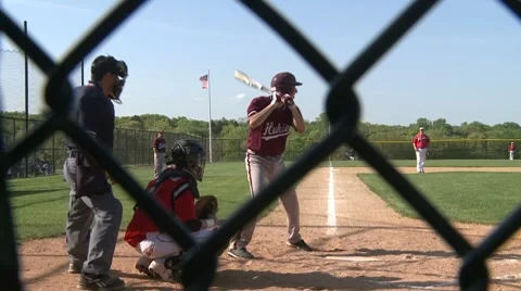 Baseball player takes a ball Vidéo