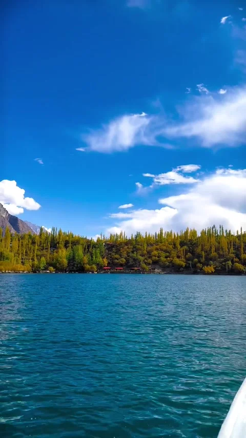 BASHOO LAKE SKARDU Video stock 323731448