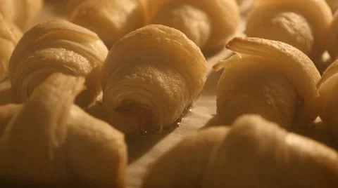 Basic dough rolls growing from the baking in the oven 4K 2160p UltraHD footag 库存影片 50760422