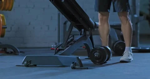 Basic exercise for biceps and latissimus dorsi using a dumbbell, focus on the Video stock 132602958