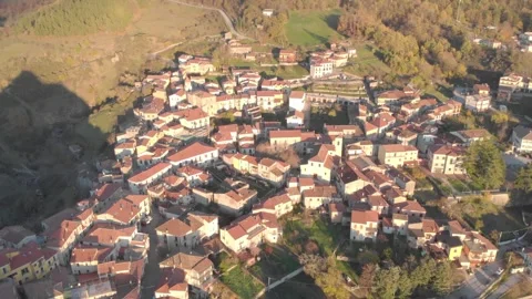 Basilicata, tracking shot back Sasso di Castalda Video stock 259649884
