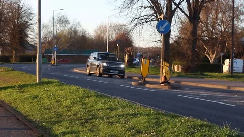 Basingstoke Road, reading 스톡 동영상 105133983