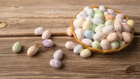 Basket with Easter eggs, beautiful fake eggs made of styrofoam inside a sma.. Stock Photos