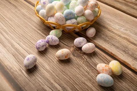 Basket with Easter eggs, beautiful fake eggs made of styrofoam inside a sma.. Stock Photos