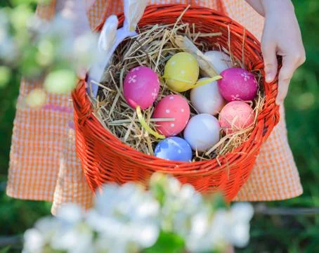Basket Easter eggs Fotos de archivo