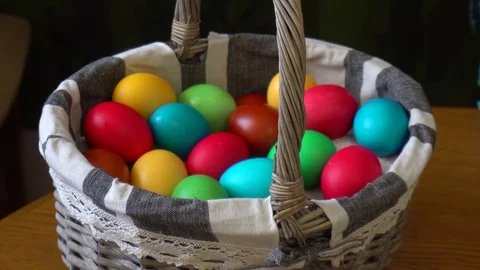 Basket with multi-colored Easter eggs 스톡 동영상 88911297