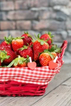 Basket of strawberries Foto stock