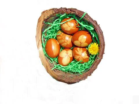 Basket with traditionally painted Easter eggs - Maramures, Romania Stockfoto's