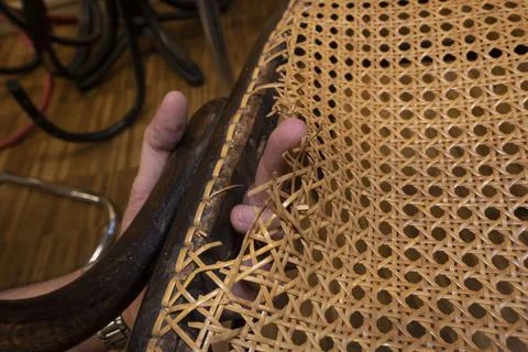 Basket weaving in a sheltered workshop Foto stock