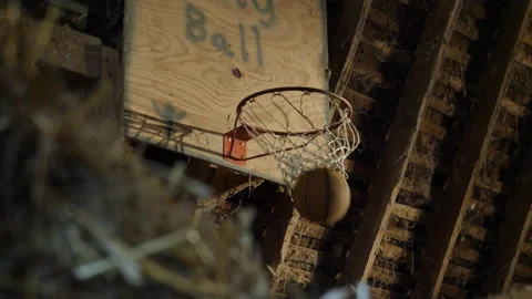 Basketbal Shot in a Barn 스톡 동영상 148285872