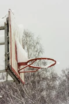 Basketball ring in winter. Foto stock