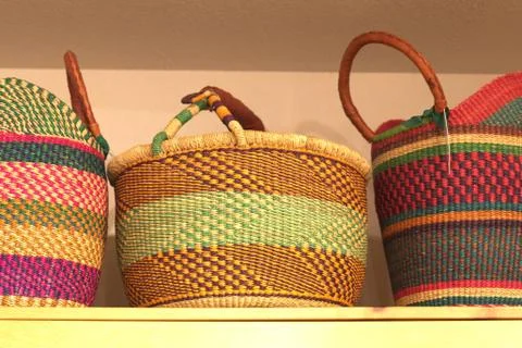 Baskets on a Shelf Stock-Fotos