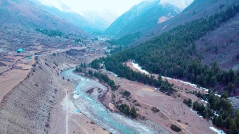 Baspa River Flowing Through Chitkul Village – Aerial Drone Shot of Chitkul 库存影片 332294451