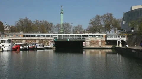 Bastille monument in the background Stock Footage 10867031