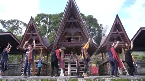 Batak Dance after visit Batu Persidangan in Huta Siallagan Stock-Footage 165409660