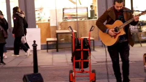 Bath, evening street lights, live music, somerset 库存影片 137679345