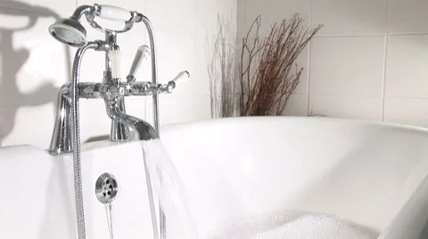 Bath filling as bubbles and suds rise time lapse Stock-Footage 40027714