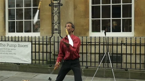 Bath juggler knifes Vídeo Stock 42415141