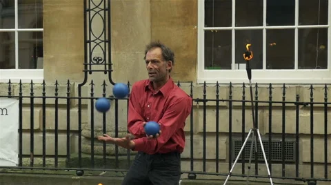 Bath jugglers balls Vídeo Stock 42415102