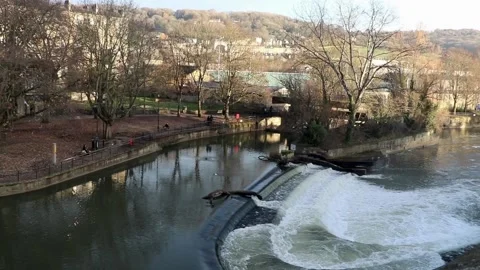 Bath, pulteney bridge weir, top view, somerset 스톡 동영상 137543005