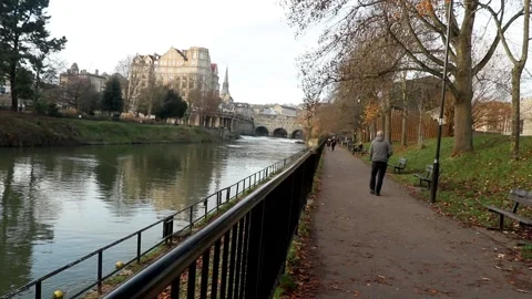 Bath riverside, long look to city centre and rugby club, somerset 库存影片 137471565
