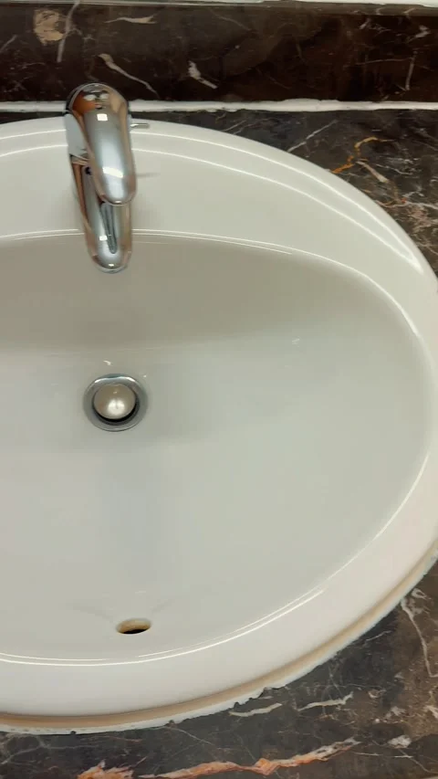 Bathroom 6 Stockbeeldmateriaal 327471908