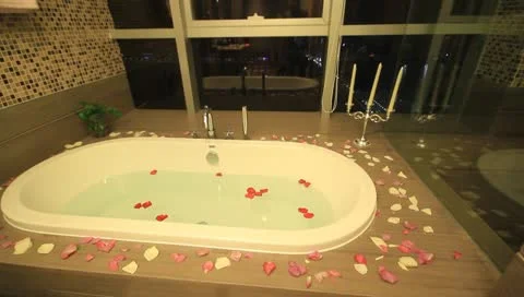 Bathtub in the window at the street 스톡 동영상 10793811