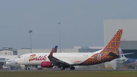 Batik Air Boeing 737-800 PK-LBK during takeoff run at Kuala Lumpur Airport Stock Footage 342076038