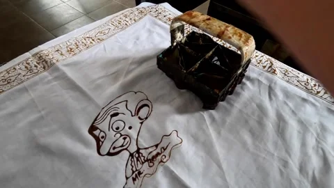 Batik Making process in a factory in Indonesia Vídeo Stock 319623146