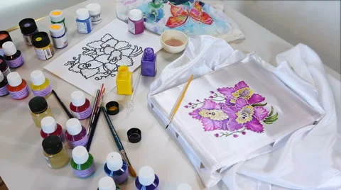 Batik Process: Artist paints on Fabric, Batik-making. Vídeos de archivo 62741566