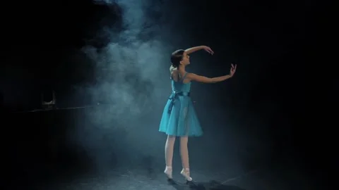 Batman-tandyu jet performed by a young ballerina Vidéo 171815700