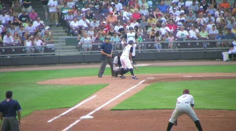 Batter Strikes Out 03 動画素材 102490