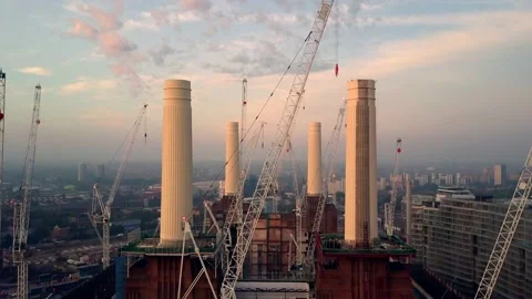 Battersea Power Station Pullback Shot 스톡 동영상 219225201