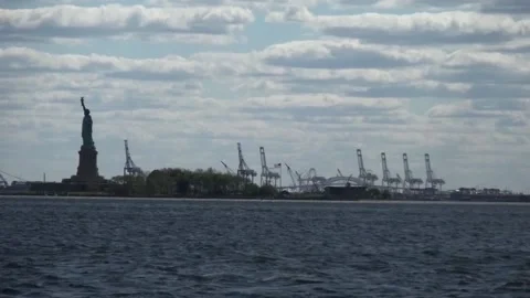 Battery park, Statue of liberty Stock Footage 131753671