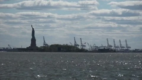 Battery park, Statue of liberty Stock Footage 131753699
