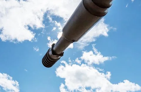 Battle tank muzzle directed to sky. War, military defense concept. Weapon used Foto stock