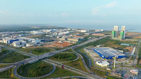 Batu Kawan Supply Chain Diversification Aerial Orbit - Highway Penang Bridge 4K 스톡 동영상 331974770