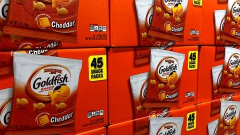 BAXTER, MN - 8 DEC 2019: Store display of boxes of Goldfish cheese snack Stock Footage 121826362