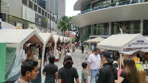 Bazaar crowds Stock Footage 286918242