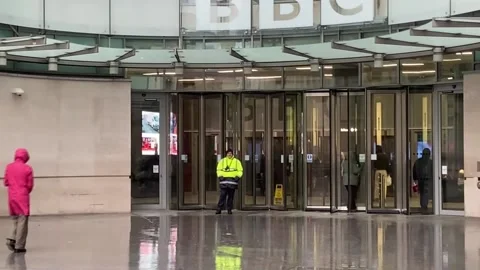 BBC apologizes to Parliament for "error of judgment" in coverage of Trump, LONDO Vídeo Stock 320890376