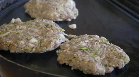 BBQ Burgers Cooking 库存影片 40323233