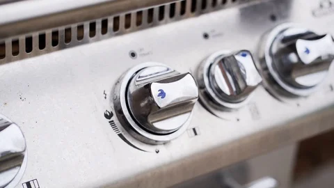 BBQ burner knobs dolly shot 動画素材 128419662