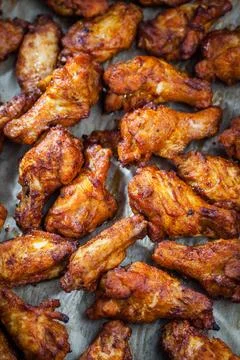 BBQ chicken wings on baking sheet BBQ chicken wings on baking sheet Copyri... Stock-Fotos