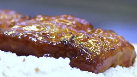 BBQ Rib on a sandwich closeup Stock-Footage 105983169