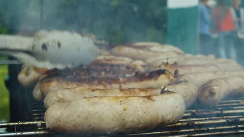 BBQ with sausages Video stock 80381053